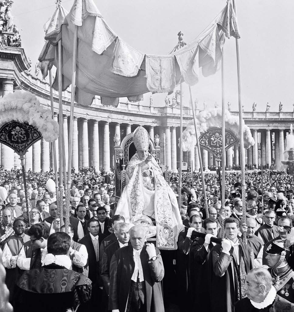 Papież Jan XXIII podczas Mszy św. inaugurującej Sobór watykański II w Rzymie. 1962 r.