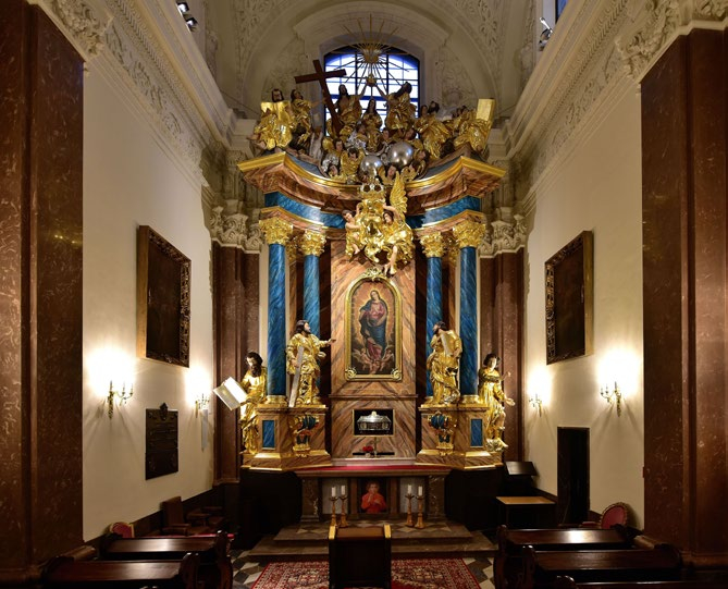 Kaplica Literacka z relikwiami św. Zygmunta Szczęsnego Felińskiego w Archikatedrze św. Jana w Warszawie.